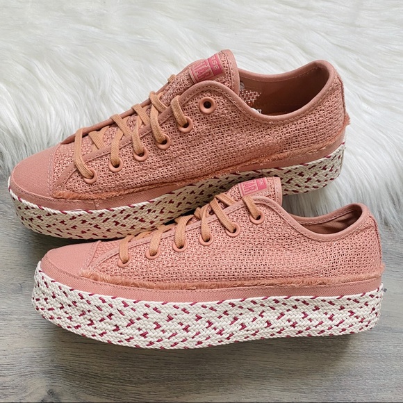 NWT Converse Chuck Taylor All Star Low Top Women’s - Picture 7 of 10